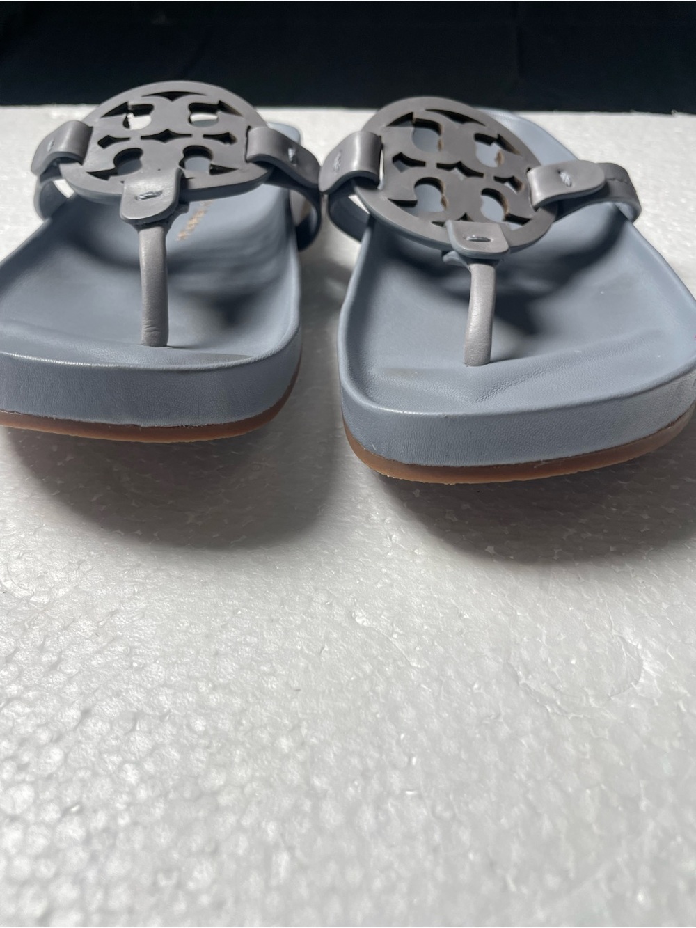 Tory Burch Logo Thong Sandals in Slate Gray - Picture 6 of 7